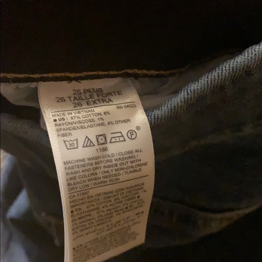 Old Navy Maternity Jeans - Picture 3 of 3